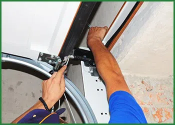 Quality Garage Door Chicago, IL 773-877-3192 - garagedoor-spring-repair-t-21-gr-39m