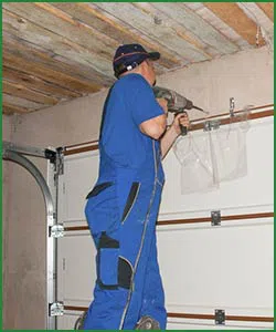 Quality Garage Door  Chicago, IL 773-877-3192